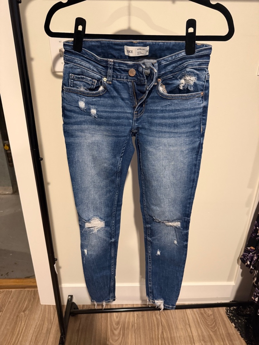 BKE Women's Distressed Skinny Jeans in Blue